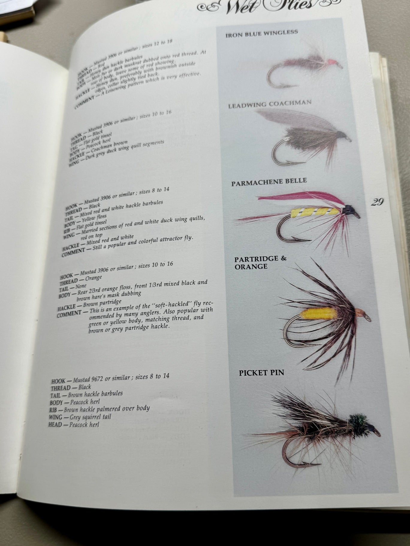 Universal Fly Tying Guide by Dick Stewart  